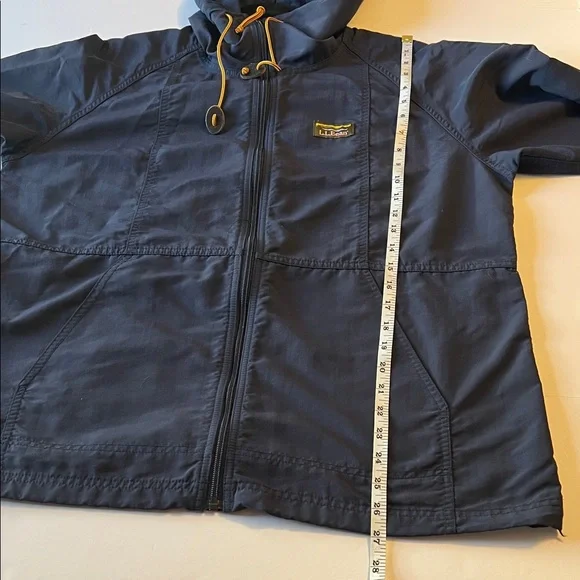L.L. Bean Women’s Mountain Classic Full Zip Dark Blue Windbreaker L EUC Outdoors - Picture 9 of 10